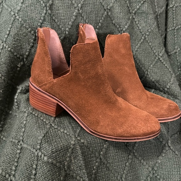 Tan Leather Steve Madden Booties - Size 6.5 - Picture 2 of 12